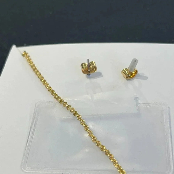 Marc Jacobs Earring and Necklace Set-Gold ** Limited Edition** - Picture 2 of 7